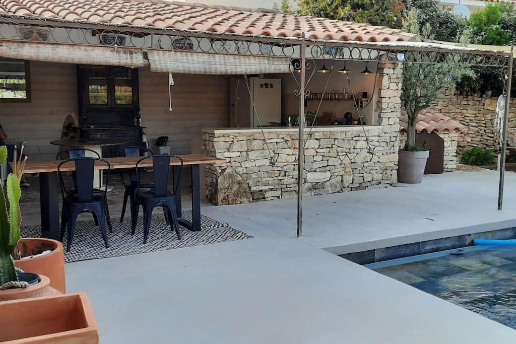 Villa Piscine Et Cuisine D'ete *